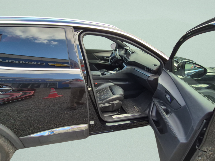 PEUGEOT 3008 GT BLUEHDI - Vista 7