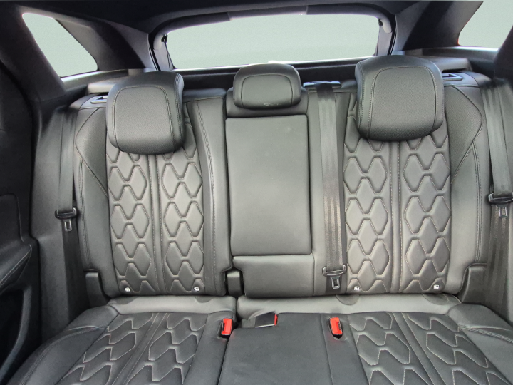 PEUGEOT 3008 GT BLUEHDI - Vista 8