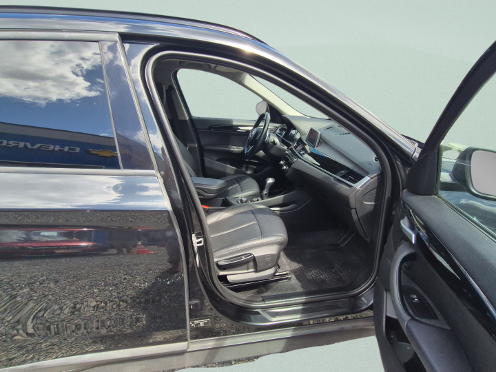 BMW X1 SDRIVE18D LU - Vista 6