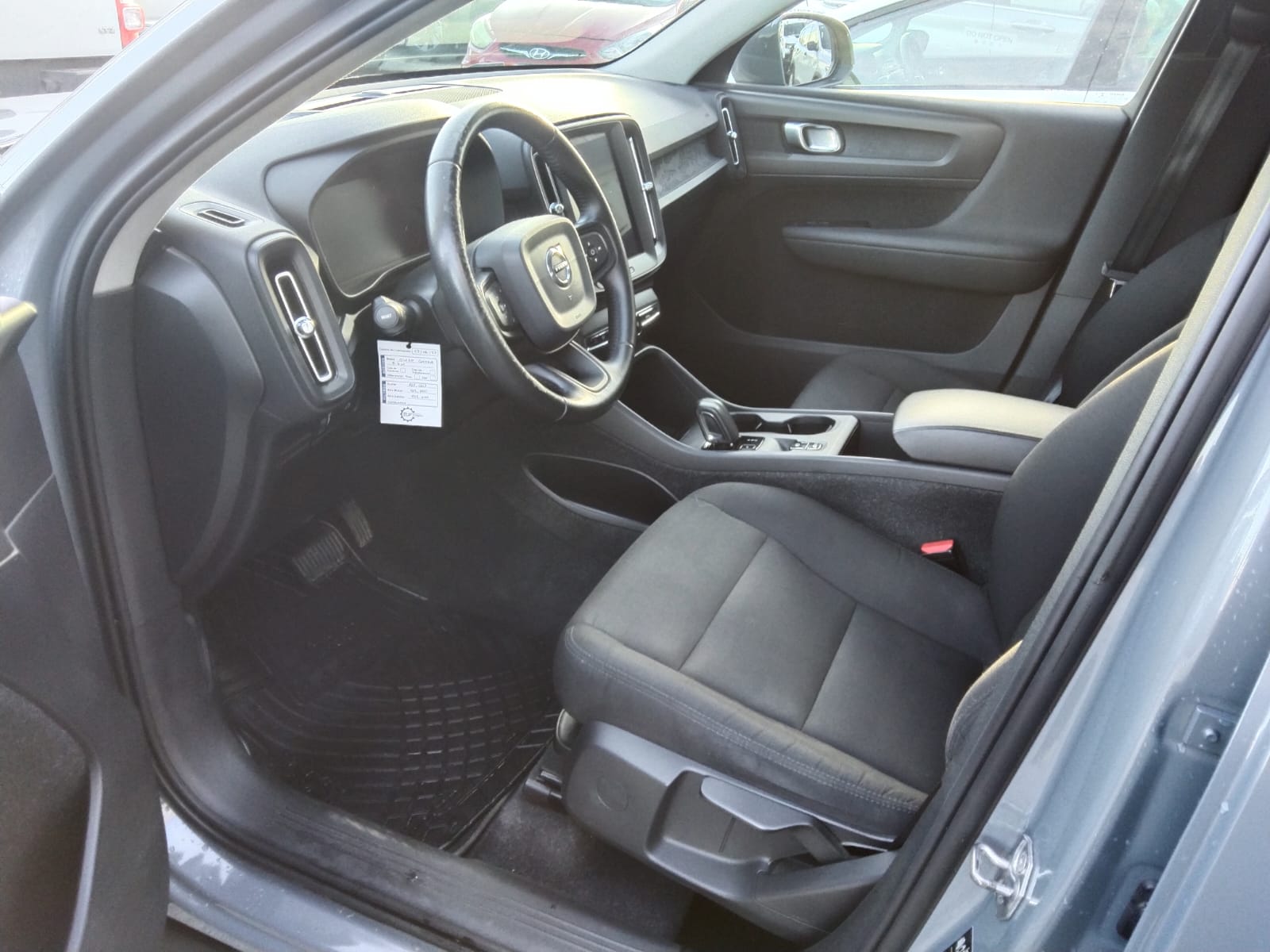 VOLVO XC40 T4 2.0 AUT - Vista 6