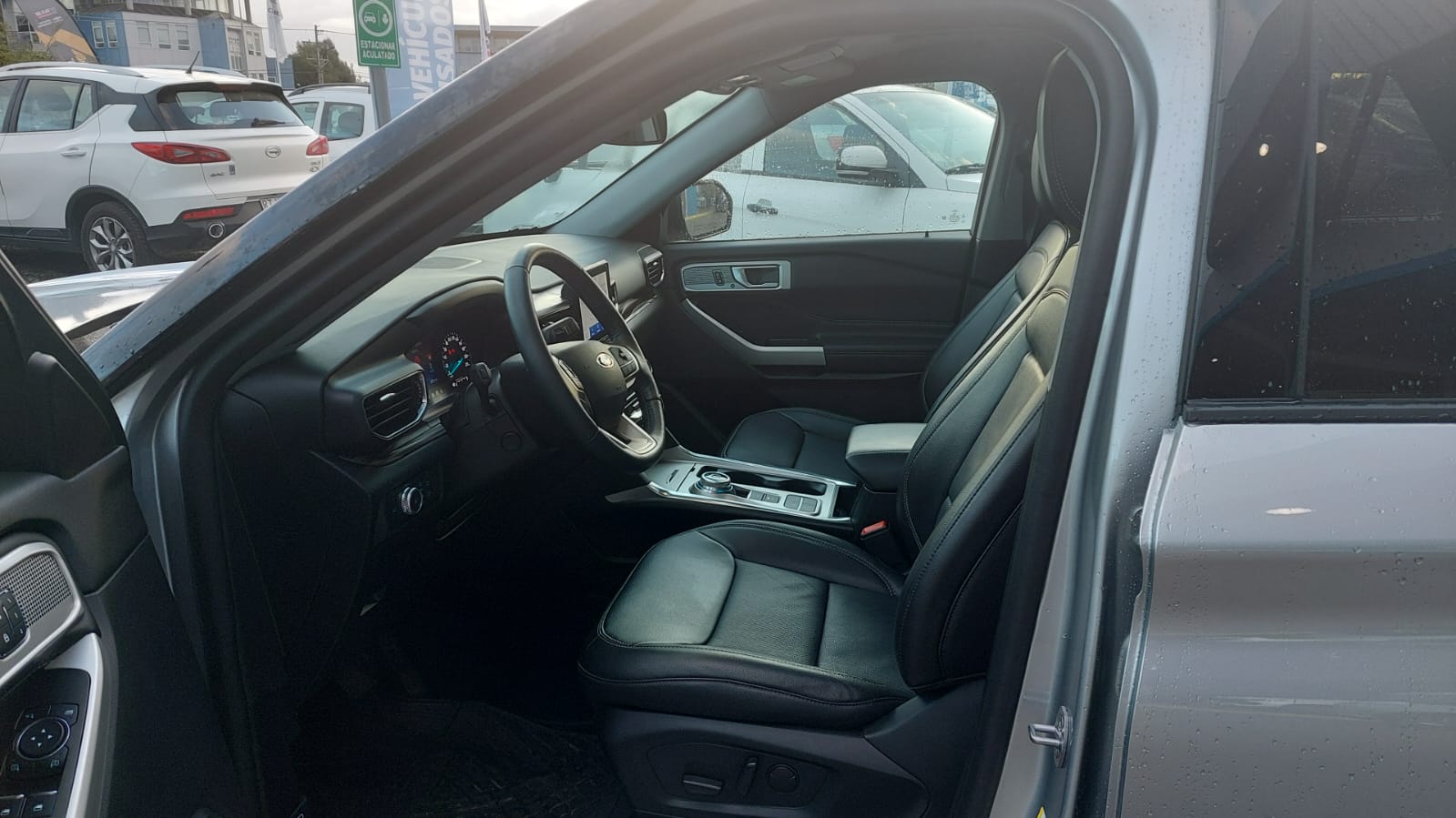 FORD EXPLORER 4X2 2. - Vista 7