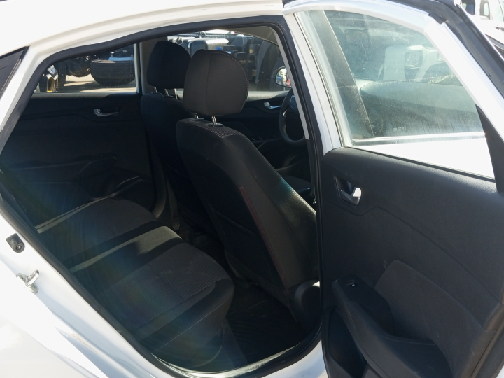 HYUNDAI ACCENT HCI 1.4 - Vista 8