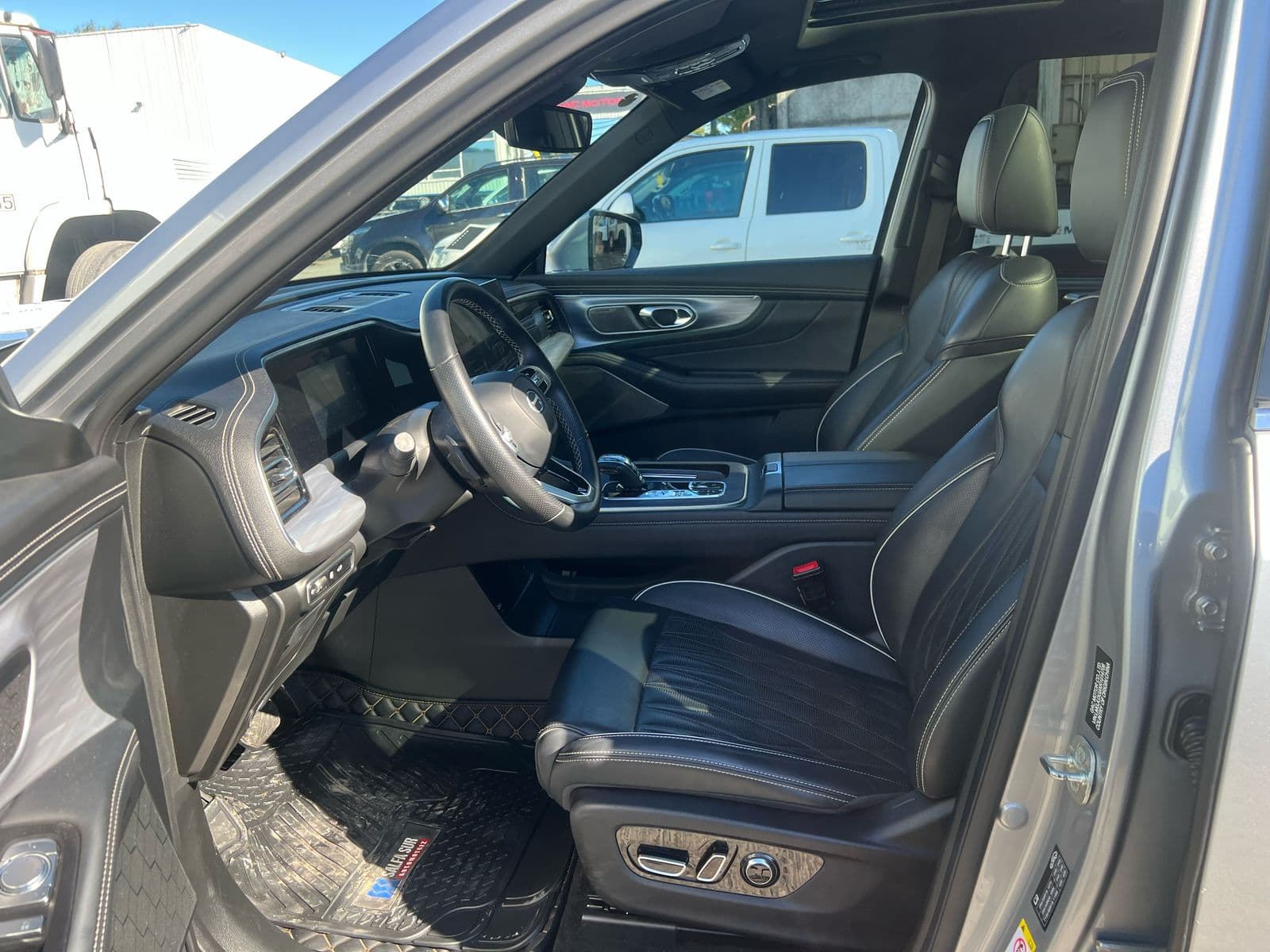 GAC NEW GS8 2.0T AT - Vista 8