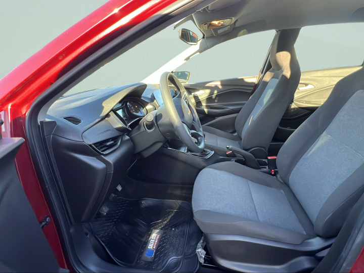 CHEVROLET ONIX SEDÁN 1.2L - Vista 7